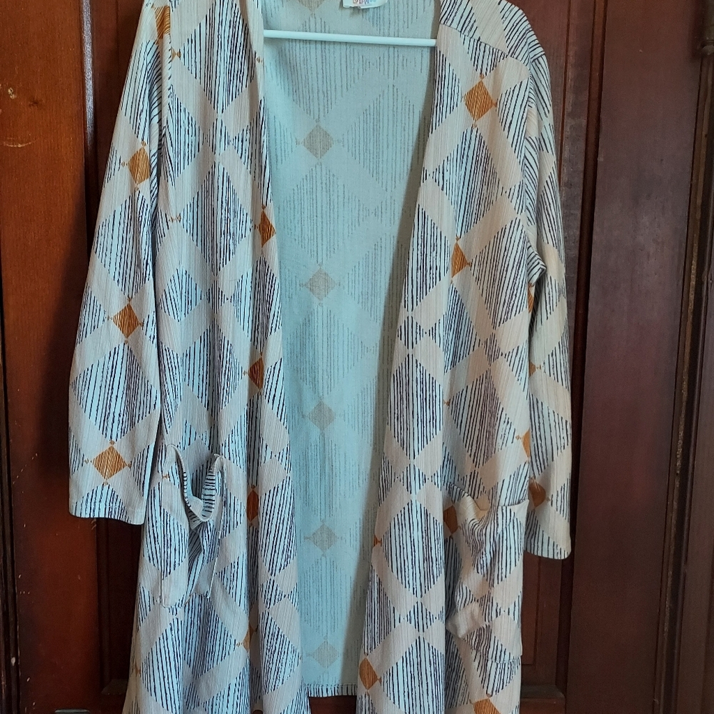 LuLaRoe long sleeve cardigan with pockets. size XL.